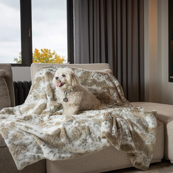 Luxe Home Decor Classic Faux Fur Throw | 1-Piece | Snow leopard | 50"x60" - Picture 1 of 8